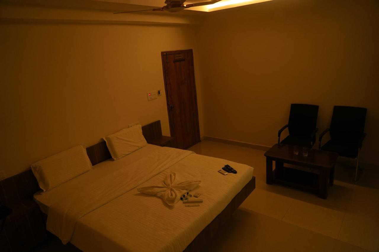 Hotel 5 Star Grand- Premium Shamshabad Exterior foto